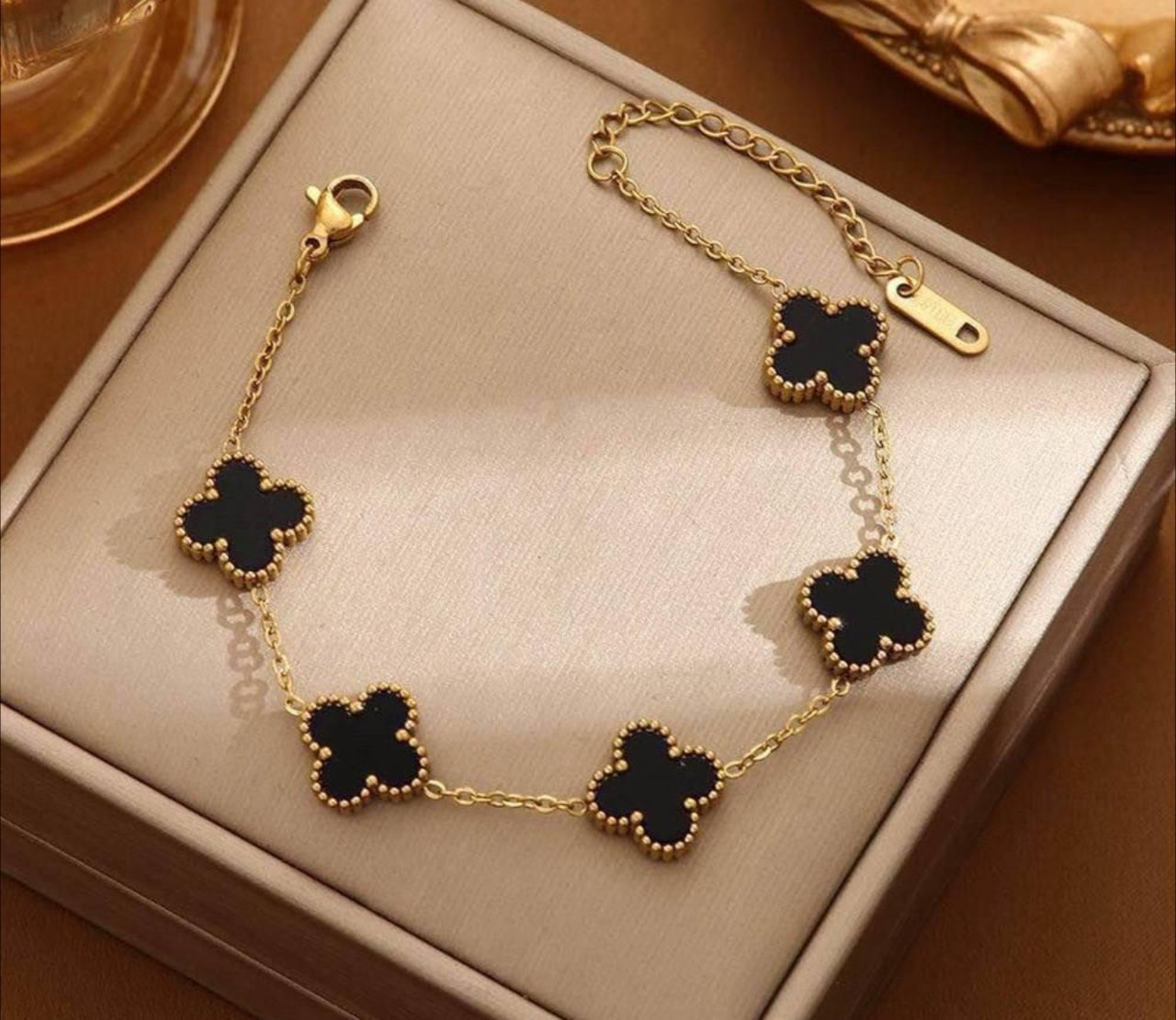 Golden / Black / white Vancleef Bracelet