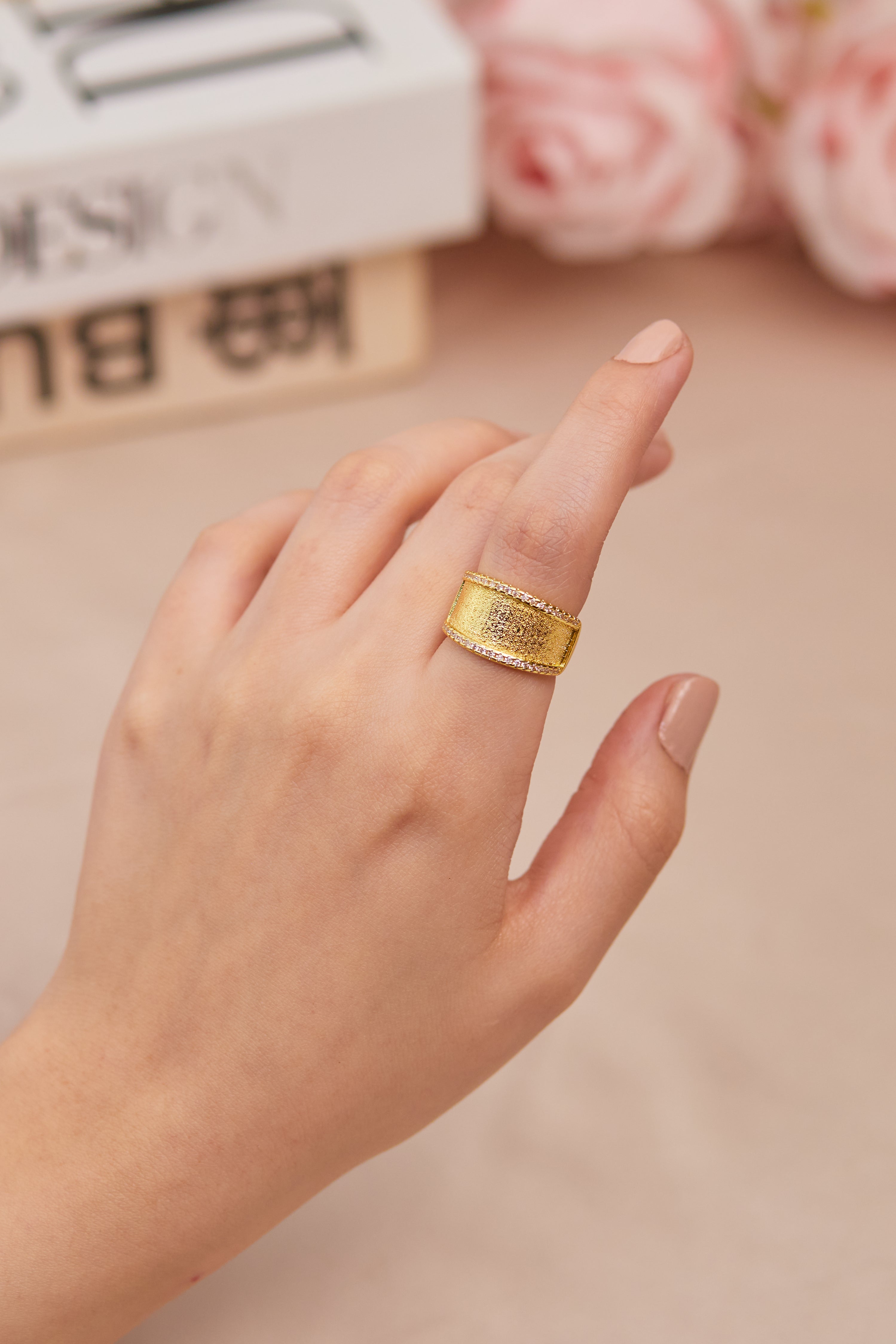 Regal Dust Ring