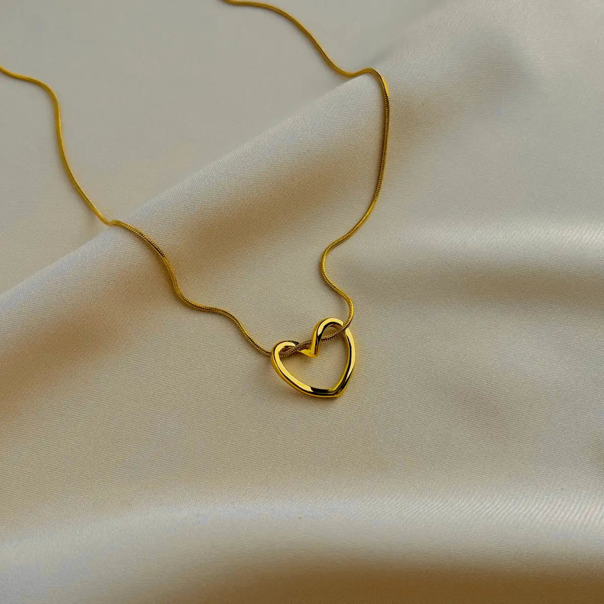 Hang Heart Necklace