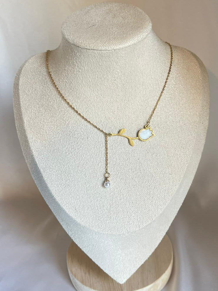 Mini Tulip Pearl Necklace