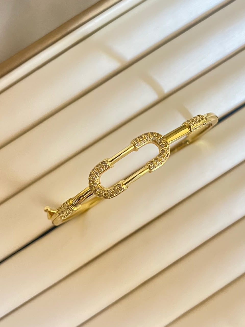 Majestic Glide Bangle